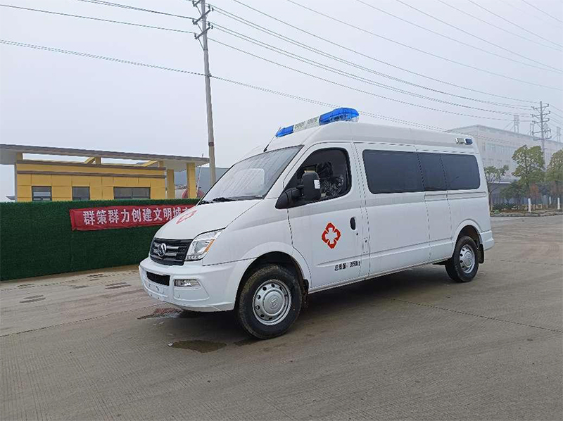 大通V80中軸救護(hù)車(chē)