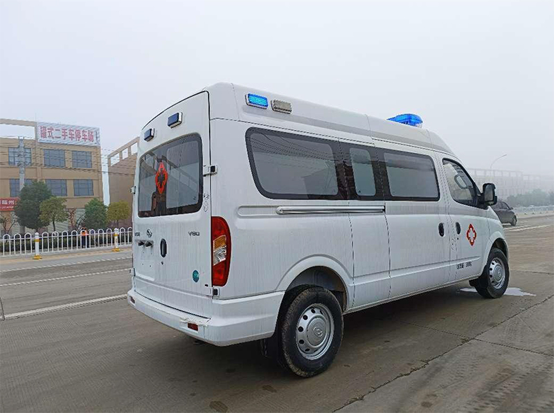大通V80中軸救護(hù)車