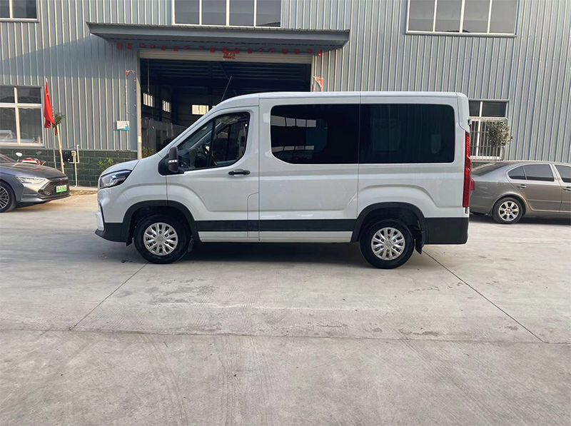 大通V90傷殘轉(zhuǎn)運(yùn)車(chē)