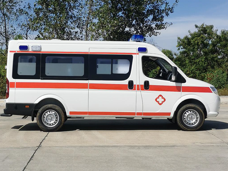 東風(fēng)御風(fēng)-長(zhǎng)軸救護(hù)車