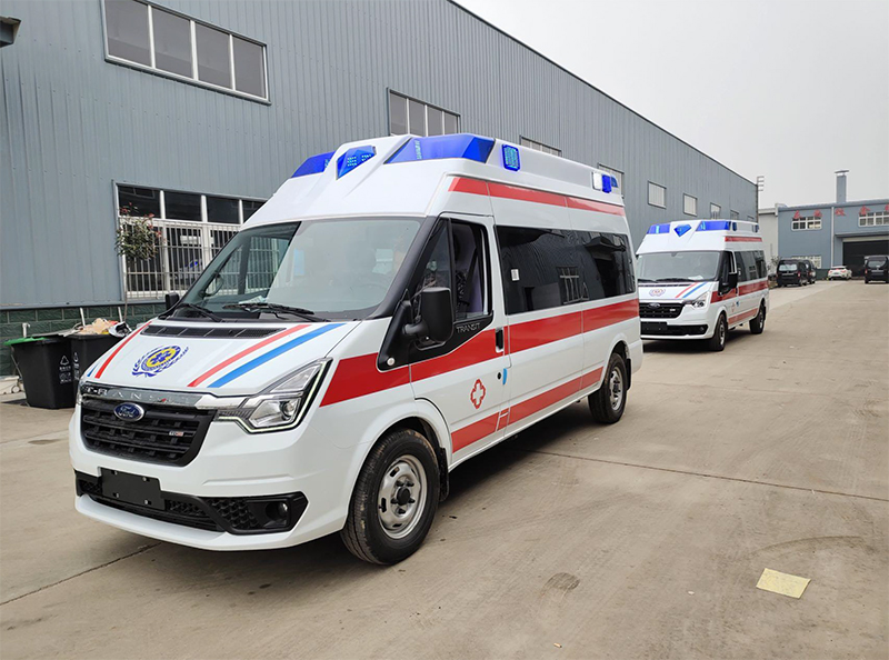 福特V348長(zhǎng)軸福星頂救護(hù)車(chē)