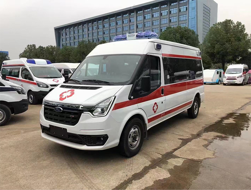 福特V348長(zhǎng)軸中頂監(jiān)護(hù)救護(hù)車(chē)