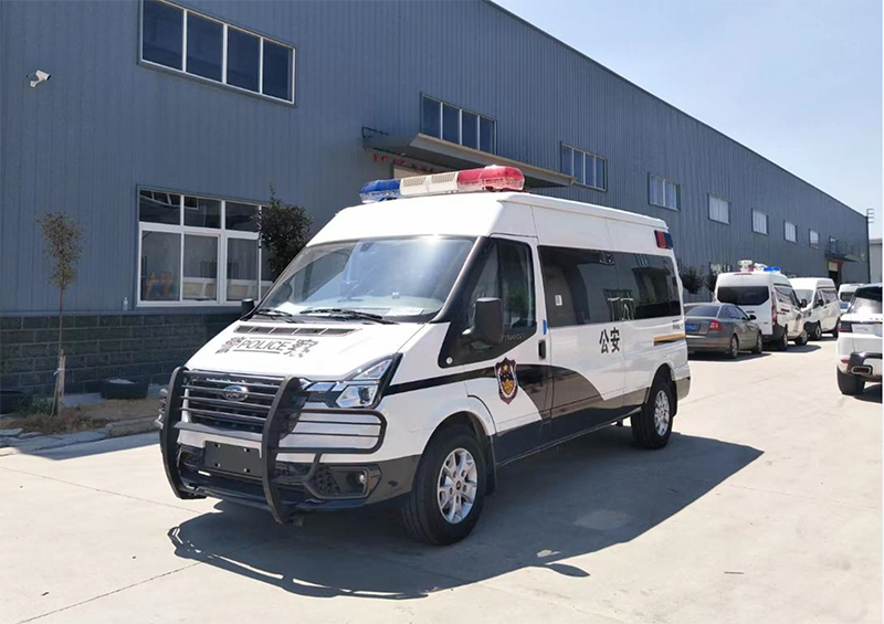 福特V348長(zhǎng)軸中頂囚車(chē)