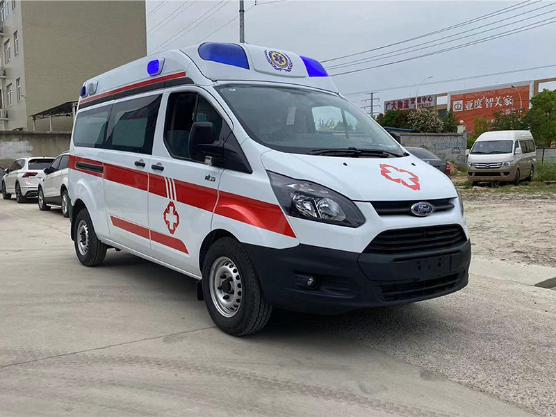 福特V362汽油吸塑一體內(nèi)飾救護(hù)車