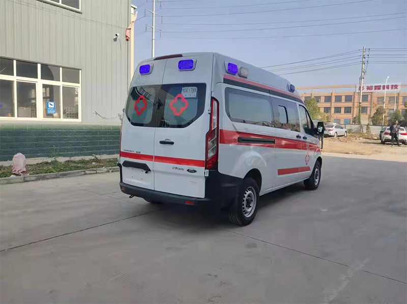 福特V362汽油轉(zhuǎn)運型救護(hù)車