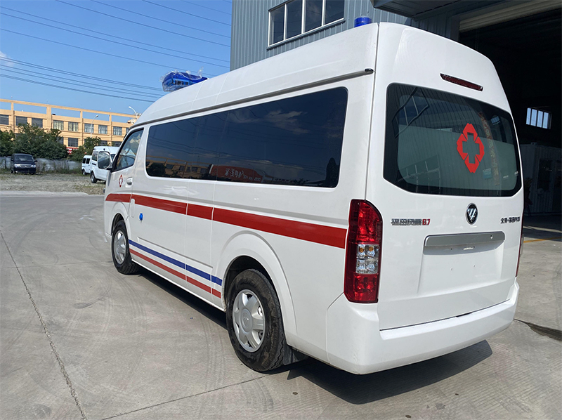 福田G7長(zhǎng)軸轉(zhuǎn)運(yùn)型救護(hù)車