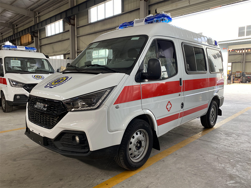江鈴特順短軸監(jiān)護(hù)型救護(hù)車(chē)