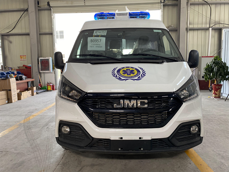 江鈴特順短軸監(jiān)護(hù)型救護(hù)車