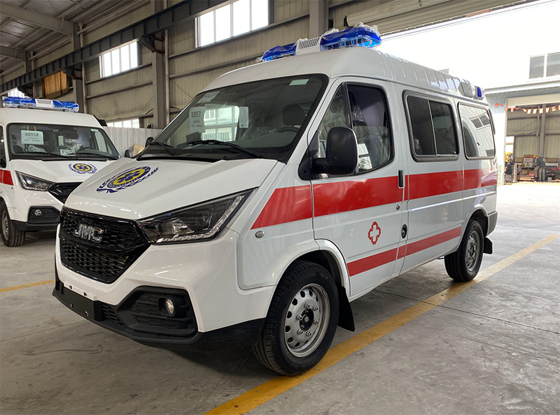 江鈴特順短軸轉(zhuǎn)運(yùn)型救護(hù)車(chē)