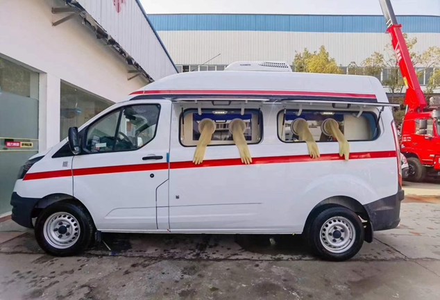 江鈴福特V362醫(yī)療檢測采樣車-三窗口