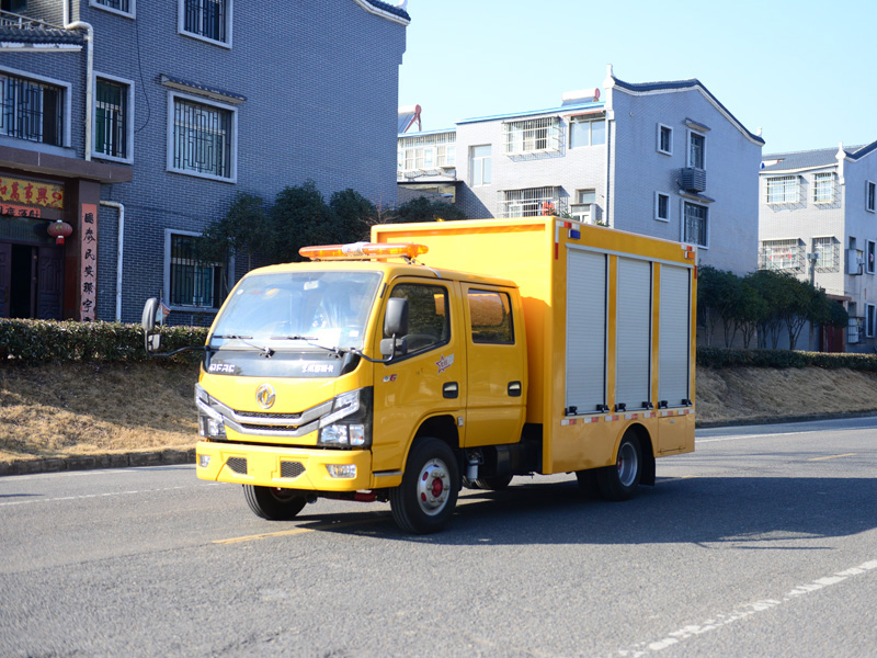 東風(fēng)小多利卡500方雙排搶險(xiǎn)車(chē)