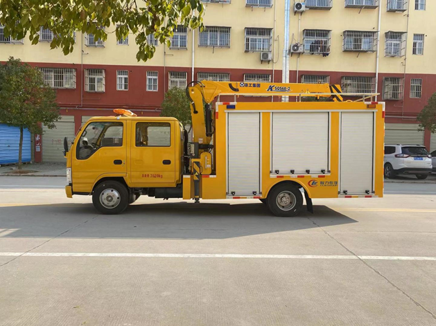 五十鈴雙排帶吊1200方排水救險車 五十鈴雙排帶吊1200方排水救險車