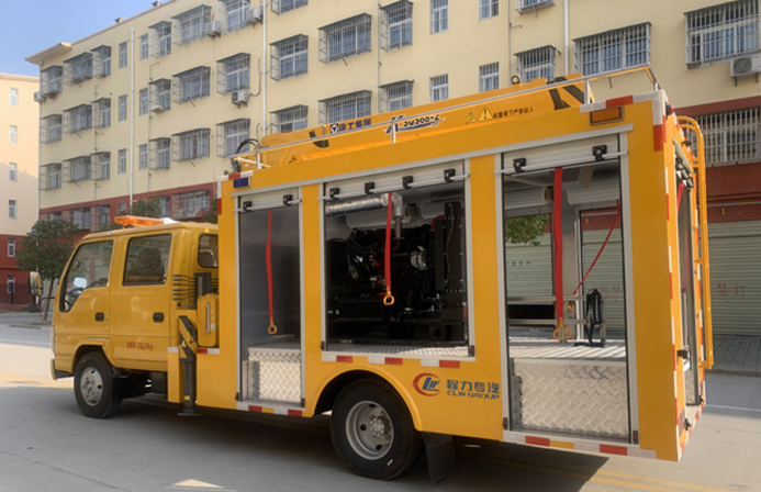 五十鈴雙排帶吊1200方排水救險車 五十鈴雙排帶吊1200方排水救險車