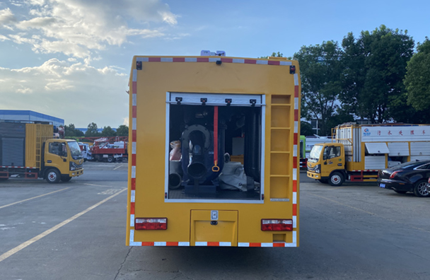 東風(fēng)大多利卡600方救險車 東風(fēng)大多利卡600方救險車