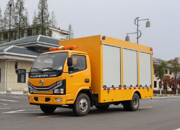 東風(fēng)小利卡500方救險(xiǎn)車(chē)