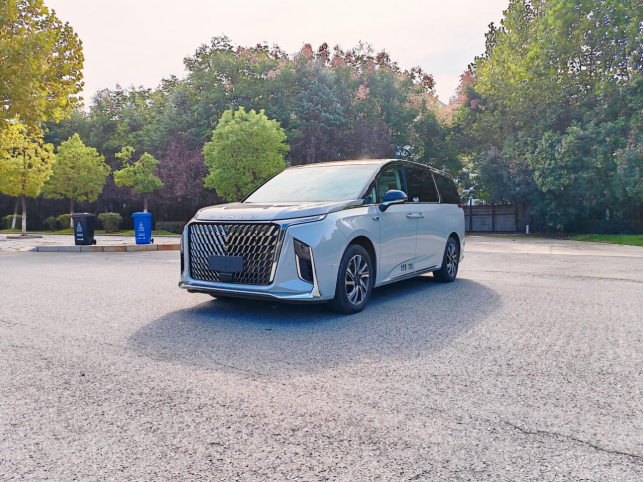 大通G90指揮車EHY5032XZHS6QT