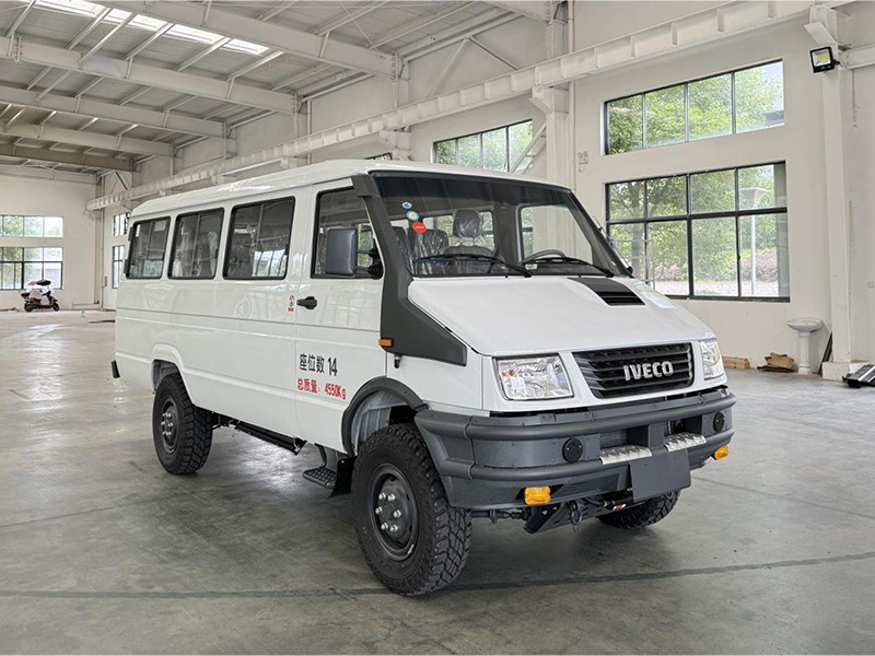 依維柯四驅(qū)越野運(yùn)兵車